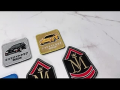 Fait sur commande brodé raccorde le fer sur des corrections d'habillement de broderie