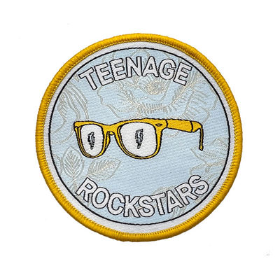 Le tissu tissé uniforme insigne les corrections faites sur commande écologiques de nom de tissu de manteau