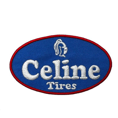 L'uniforme fait sur commande d'habillement corrige le fer de fil de polyester sur des corrections de broderie