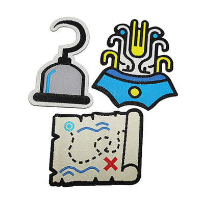 Formez le label tissé fait sur commande raccorde le tissu abordable Logo Stickers