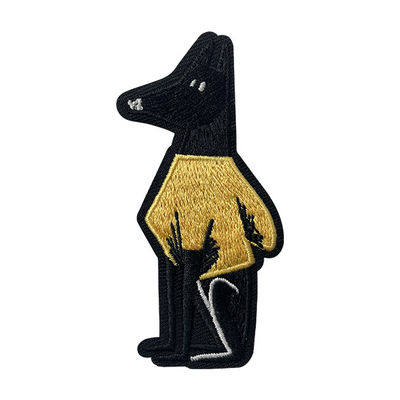 Le fer animal sur les corrections brodées symbolisent la correction de broderie d'Applique de souvenir