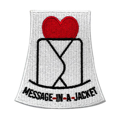 La veste brodée par message créatif fait sur commande raccorde le fer sur des corrections de broderie