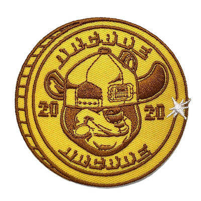 Fer fait sur commande d'image de frontière spéciale sur le tissu de sergé de correction de broderie avec les lettres nationales