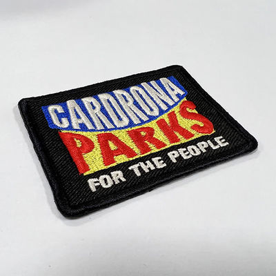 Les corrections faites sur commande de broderie de style de vieille école personnalisées cousent sur des corrections