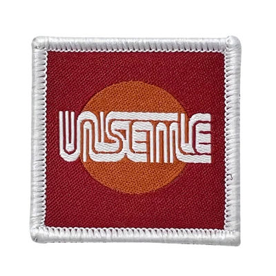 Logo Patch Stitched Name Patches tissé par marque faite sur commande avec la frontière de Merrow