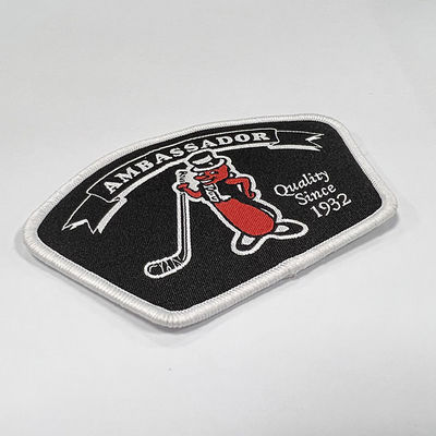 Le fer fait sur commande sur la marque tissée d'habillement de Golf Club de corrections raccorde pour l'uniforme