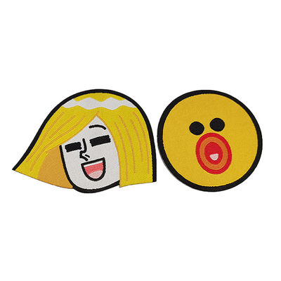 Formez le label tissé fait sur commande raccorde le tissu abordable Logo Stickers