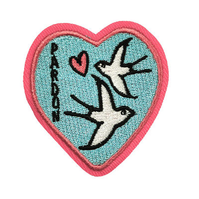 Fer de vêtement de PMS sur des corrections de tissu de sergé de frontière de Merrow de correction de broderie
