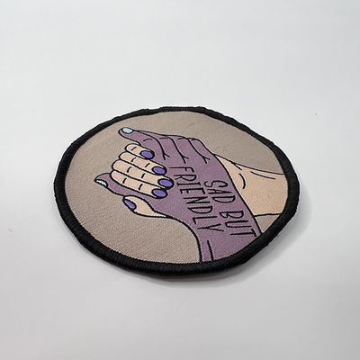 Fer d'Overlock sur les labels tissés Logo Pantone Color Waterproof fait sur commande