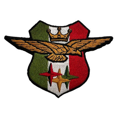 Le fer sur la broderie d'habillement raccorde le logo fait sur commande national de drapeau de tissu de sergé